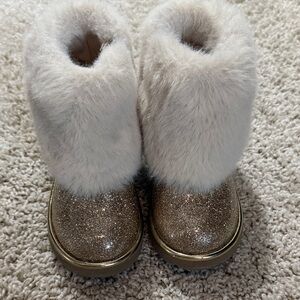 Harper Canyon Sparkling Gold Fur-Trim Toddler Boots size 7
